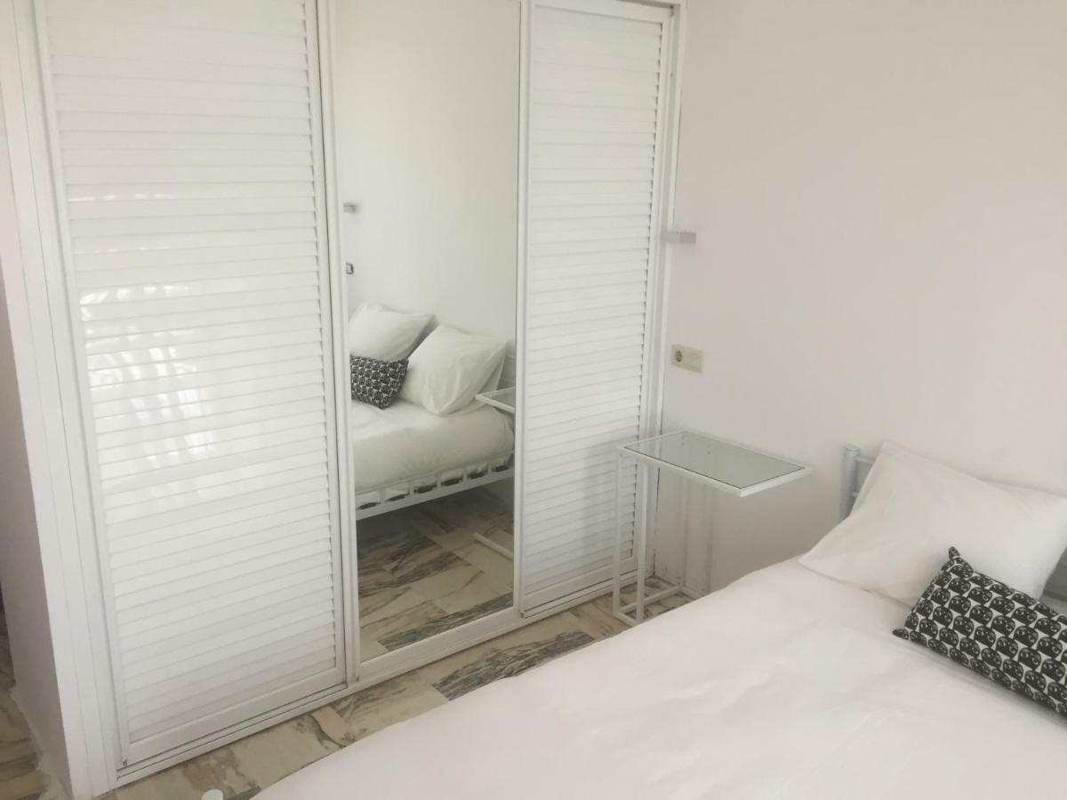 Habitaciones Turisticas Las Brisas Valencina de la Concepción エクステリア 写真