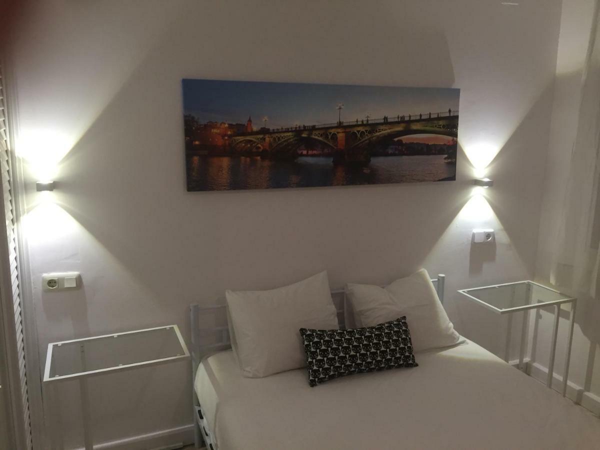 Habitaciones Turisticas Las Brisas Valencina de la Concepción エクステリア 写真